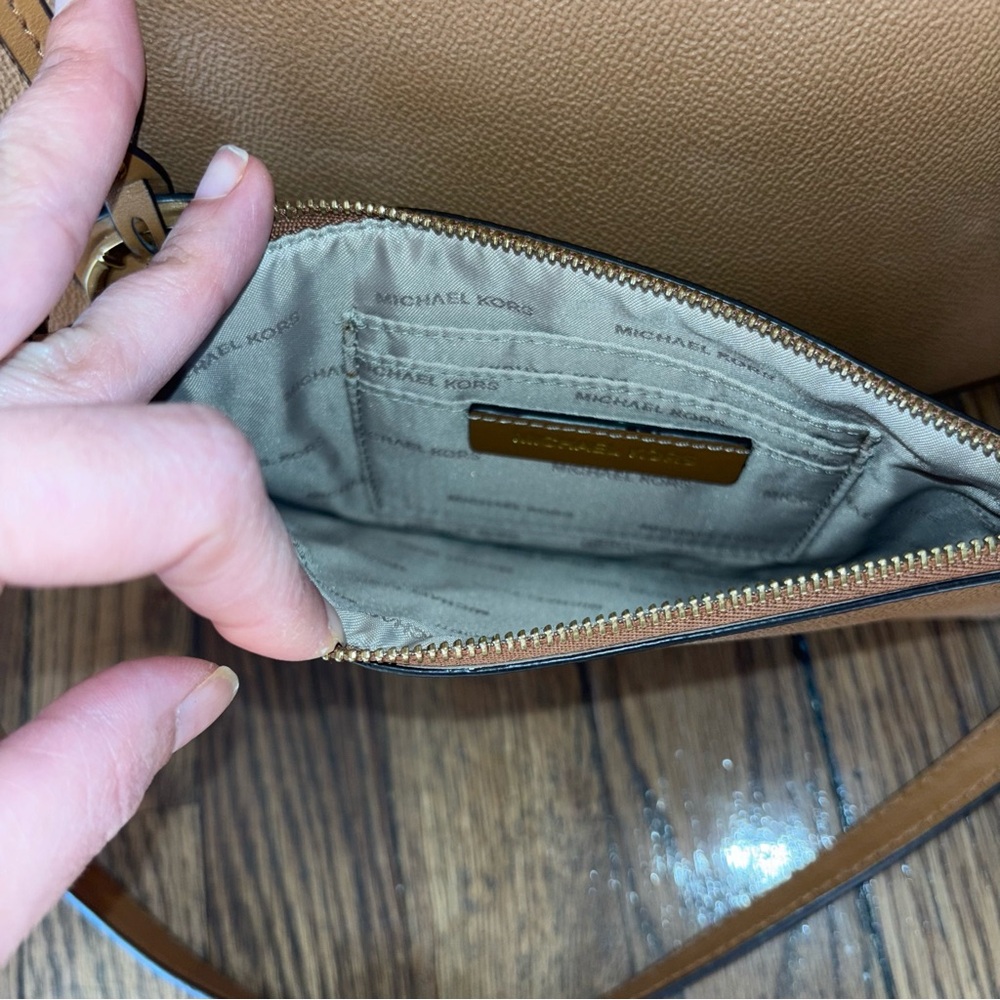 Michael Kors Women’s Hayley Acorn/Oyster Bag - Picture 12 of 15